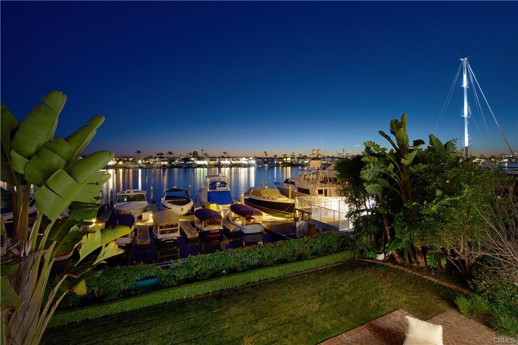 2572 Bayshore Dr